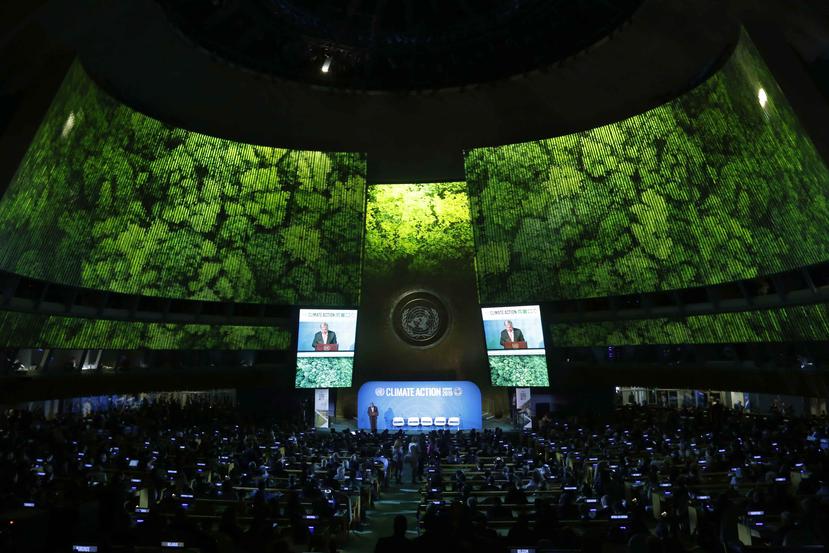 Una vista de la cumbre sobre el cambio climático en la sede de las Naciones Unidas en Nueva York. (AP/Jason DeCrow)