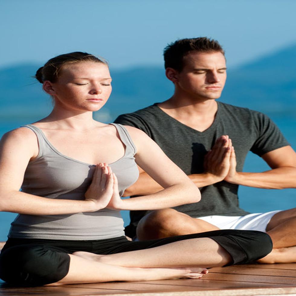 Una investigación publicada mostró que el yoga también beneficia a los hombres, ayudándolos a controlar la eyaculación precoz. (Foto: Shutterstock)
