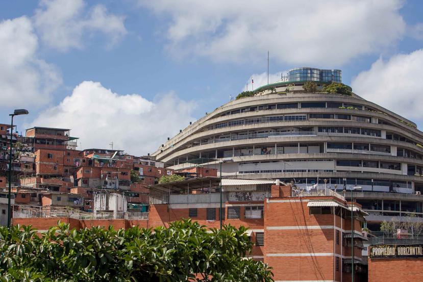 Vista externa de El Helicoide, lugar donde se encuentran recluidos en la ciudad de Caracas los políticos opositores al régimen de Nicolás Maduro (EFE/Miguel Gutiérrez).