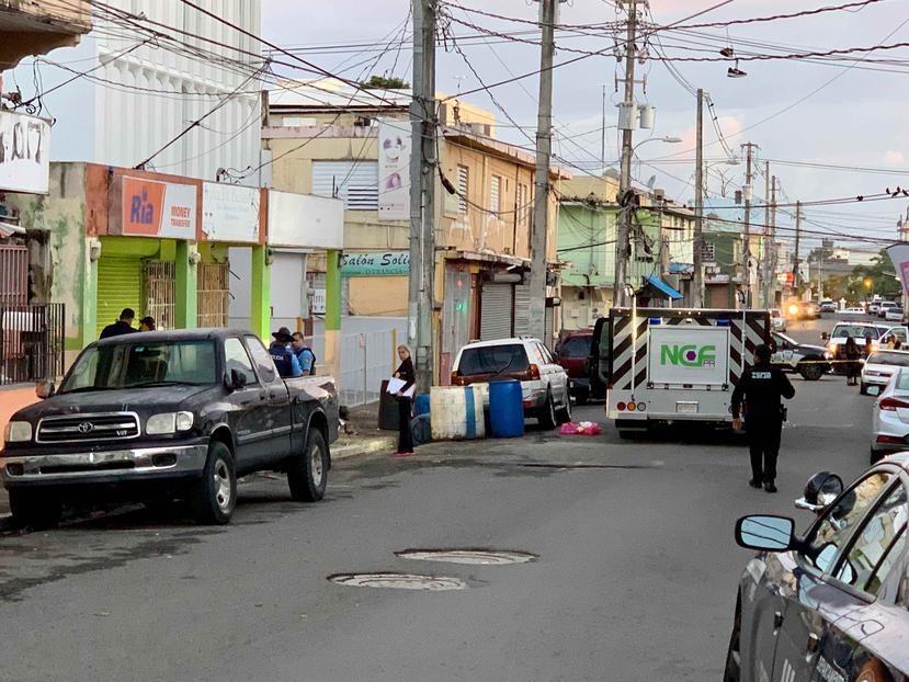 En la balacera registrada en la calle Williams Jones en Río Piedras dos personas fueron asesinadas.