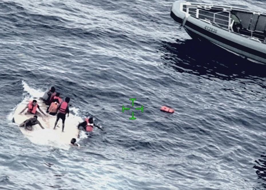 The authorities described the search and rescue operation as a complex process that required the cooperation of several agencies and the use of different teams by sea and air to try to locate potential survivors or retrieve the bodies.