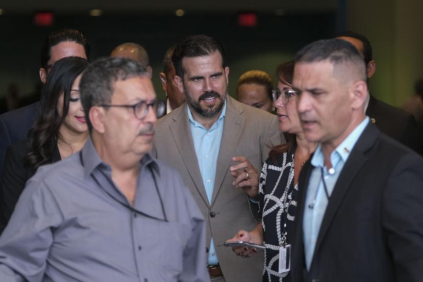 El gobernador Ricardo Rosselló Nevares (centro), quien asistió al evento, indicó que esta apertura es una muestra de la mejoría económica que, según alegó, está experimentando Puerto Rico.