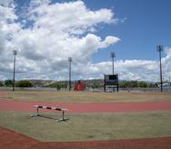 Así luce el terreno del Estadio Paquito Montaner tras la instalación de la nueva pista de atletismo la pasada semana.
