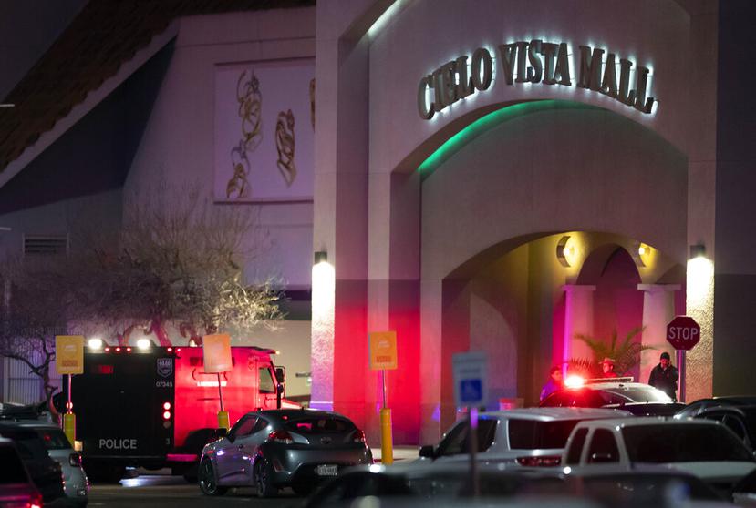 La policía de El Paso señaló horas después del tiroteo que dos personas habían sido detenidas.