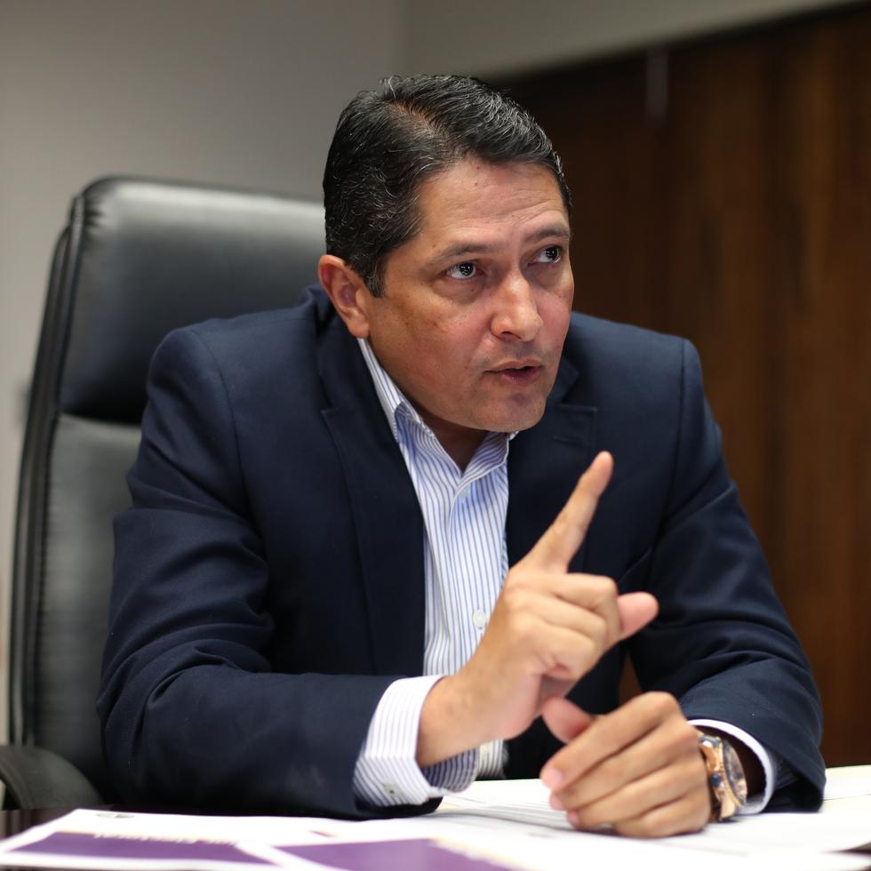 El contralor electoral Walter Vélez indicó que la querella sometida por el PPD "no cumple con los requisitos mínimos requeridos por la Ley para la Fiscalización del Financiamiento de Campañas Políticas en Puerto Rico".