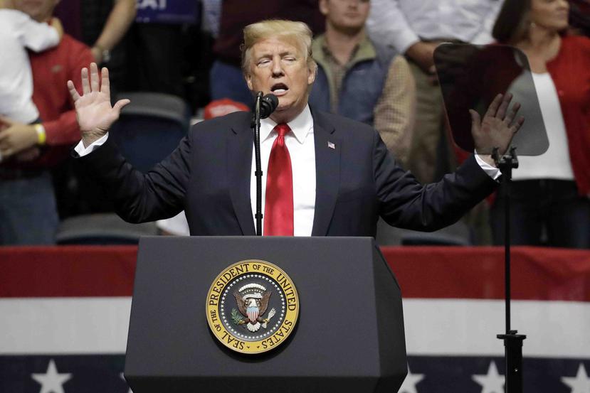 El presidente Donald Trump habla en un mitin el domingo 4 de noviembre de 2018 en Chattanooga, Tenn. (Foto AP / Mark Humphrey)