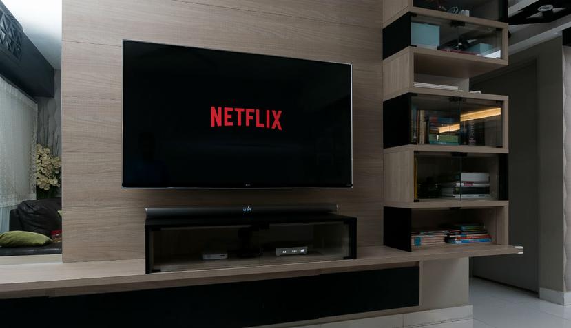Para saber si un televisor se encuentra en la lista negra, puede ingresar a la página de dispositivos compatibles con Netflix (Shutterstock).