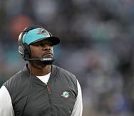 Brian Flores, despedido como dirigente de los Dolphins de Miami, mantiene una demanda contra la NFL y tres equipo por discrimen y racismo.