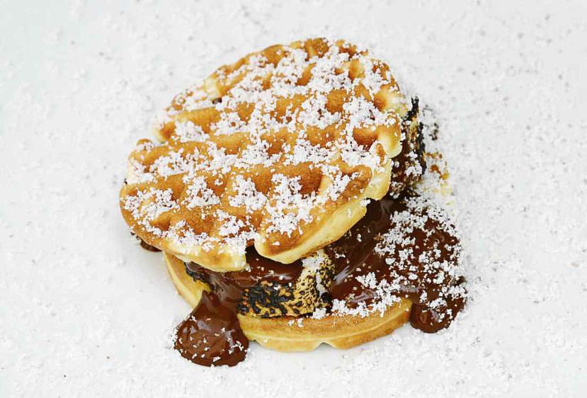 S’mores Sandwich con waffles y chocolate. (André Kang)
