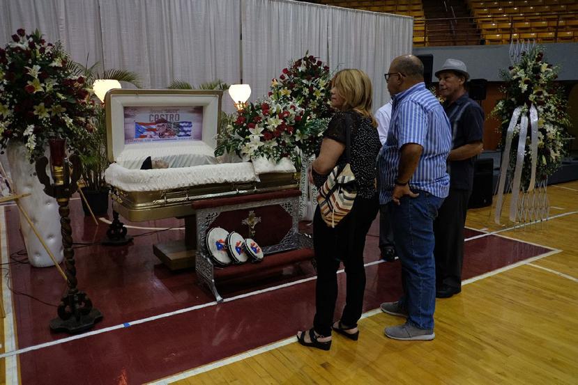El cuerpo de Shorty Castro se expuso en el Palacio de los deportes Wilkins Vélez de Mayagüez.