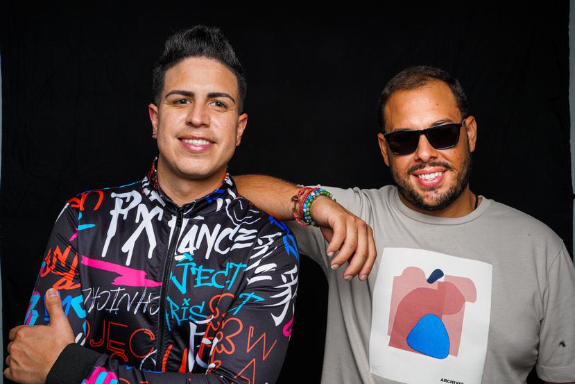 Galdy Santiago, a la derecha, junto al cantante Fabián Torres, ganador de Objetivo Fama, lanzaron una nueva canción titulada "La gente dice".