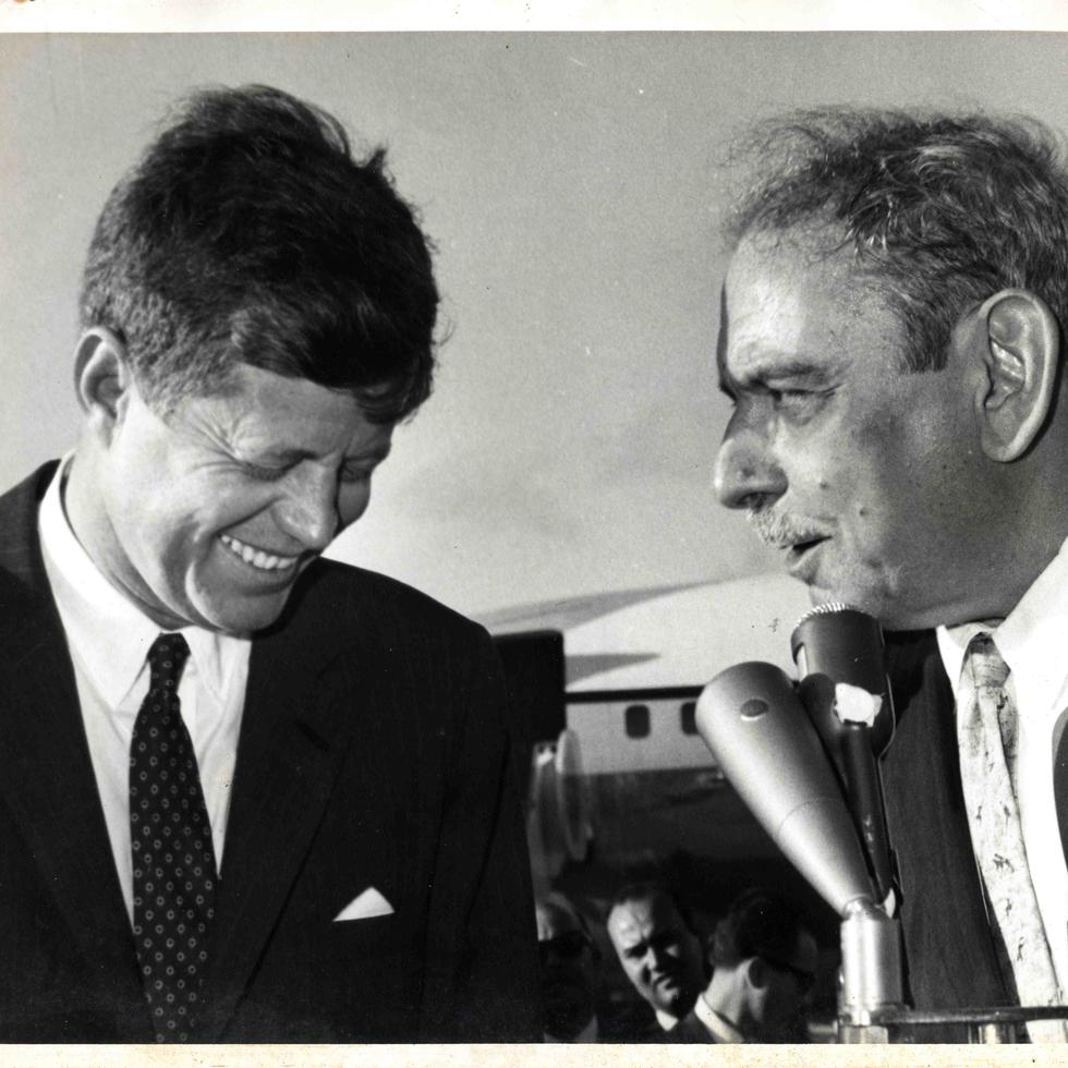 Luis Muñoz Marín junto a John F. Kennedy.