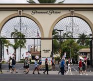Huelguistas se manifiestan frente a los estudios Paramount Pictures el jueves 21 de septiembre de 2023, en Los Ángeles.