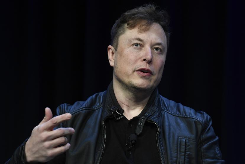 La demanda de los accionistas tiene su origen en los tuits de Elon Musk (arriba) en agosto de 2018, cuando dijo que tenía financiación suficiente para sacar Tesla de la bolsa a $420 la acción, un anuncio que provocó una fuerte volatilidad en el precio de las acciones de Tesla.