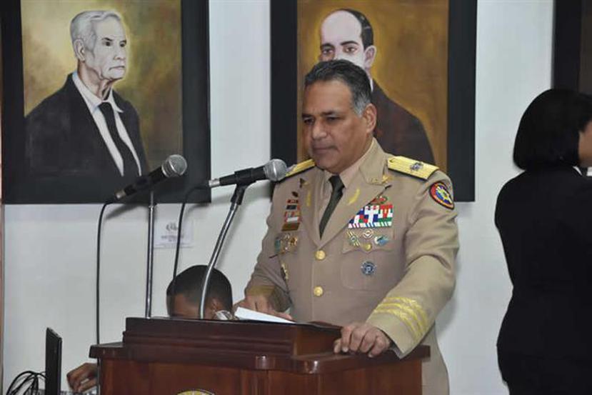 Ministro de Defensa de República Dominicana, Rubén Darío Paulino Sem, anuncia la medida. (Min. de Defensa R.D).