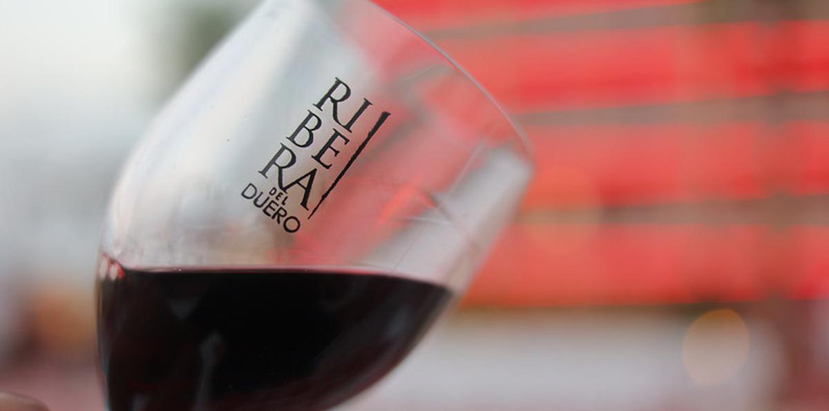 Con una cuota en volumen del 16.4%, Ribera del Duero se mantiene como segunda DO en vino tinto.