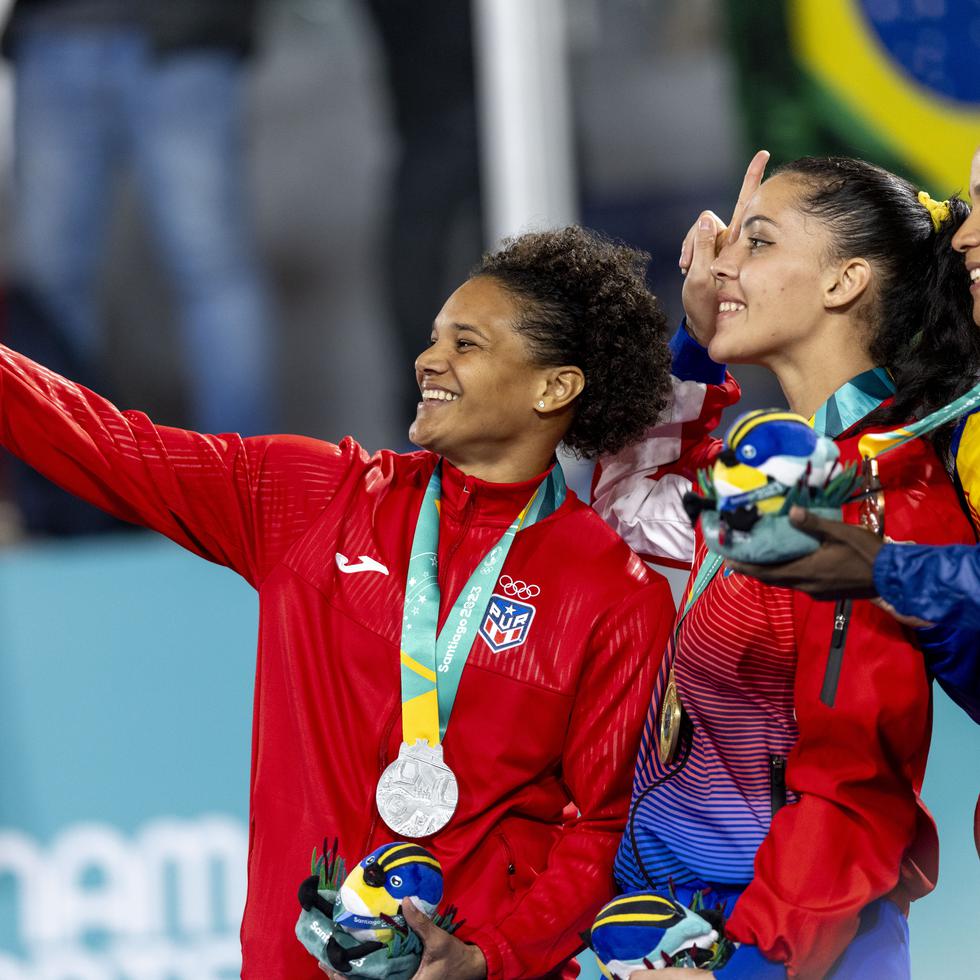 María Pérez se tira un selfie con el resto de judocas que completaron el podio panamericano. 