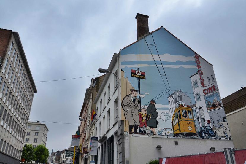 En la actualidad, más de 150 pinturas llenan de color los rincones más grises de Bruselas. (EFE)