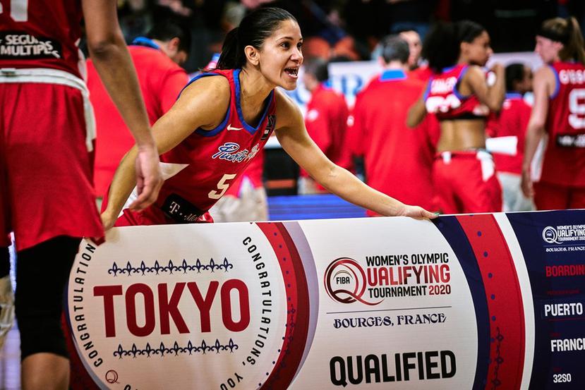 Pamela Rosado celebra con el boleto para los Juegos Olímpicos de Tokio. (FIBA)