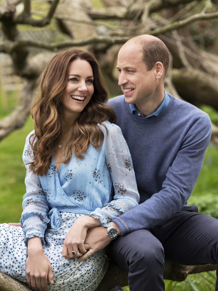 El Palacio de Buckingham festeja la unión matrimonial de 10 años del príncipe William y Kate, un romance que cuenta con el apoyo de los ingleses.