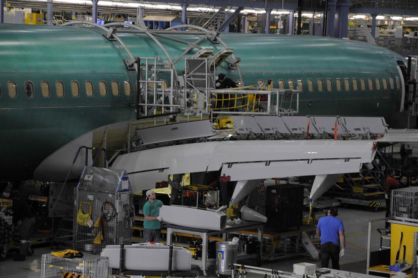 Boeing continuará producción en su planta en Carolina del Sur. En la foto, la construcción de un avión Boeing 737. (EFE/Arturo Wong/Archivo)