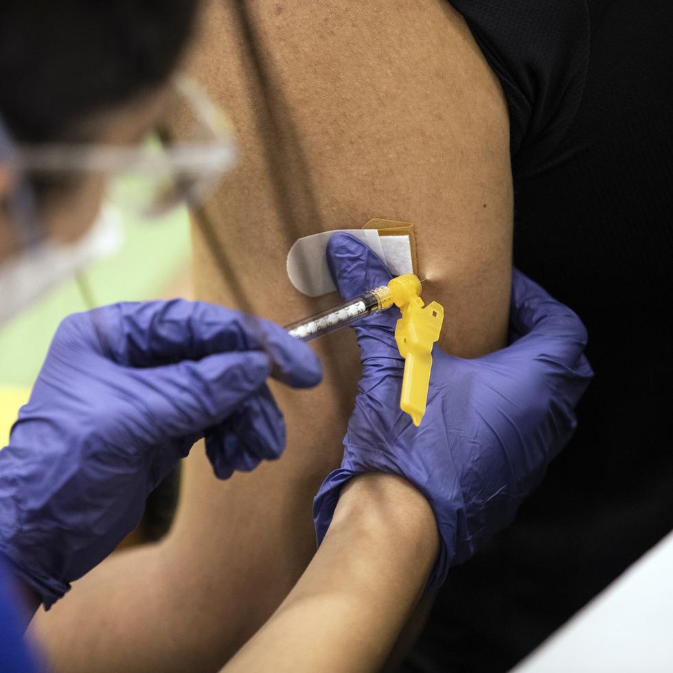 La vacunación contra el COVID-19 sigue siendo una de las herramientas más efectivas para combatir el COVID-19, según las autoridades médicas.