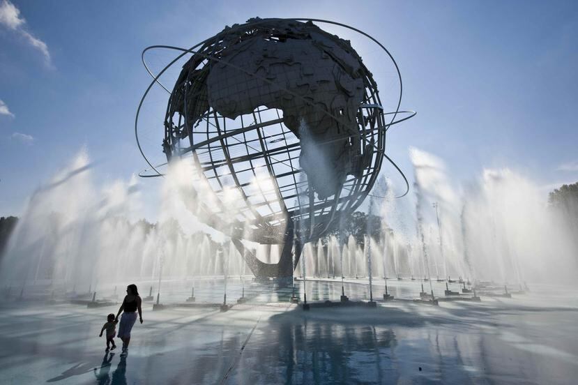 El Flushing Meadows Corona Park, presidido por la gigantesca escultura Unisphere, de acero inoxidable, es el mayor globo terráqueo del mundo y uno de los símbolos más famosos de Queens. (Archivo GFR Media)