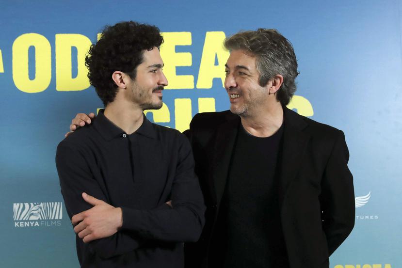 El actor argentino Ricardo Darín y su hijo El Chino Darín hicieron juntos la película "La odisea de los giles". (EFE)