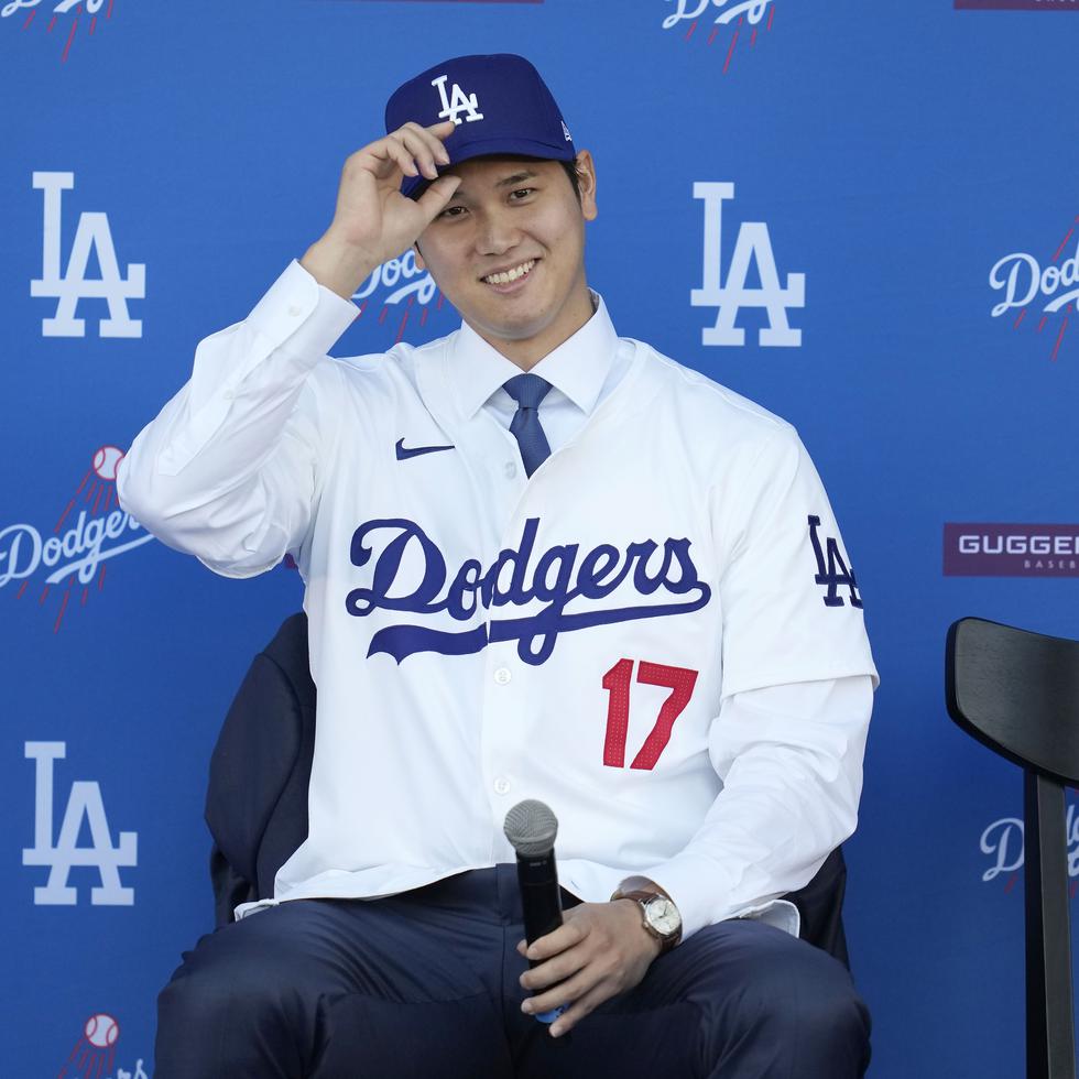 El fenómeno japonés Shohei Ohtani pactó un histórico acuerdo con los Dodgers de Los Ángeles por 10 años y $700 millones, convirtiéndose en el atleta mejor pagado del mundo.