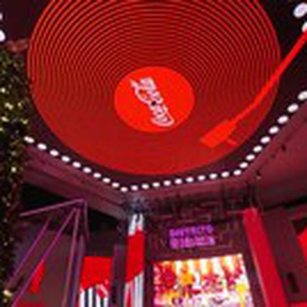 Coca-Cola celebra su tradicional caravana navideña en las instalaciones del Distrito T-Mobile y el Centro de Convenciones