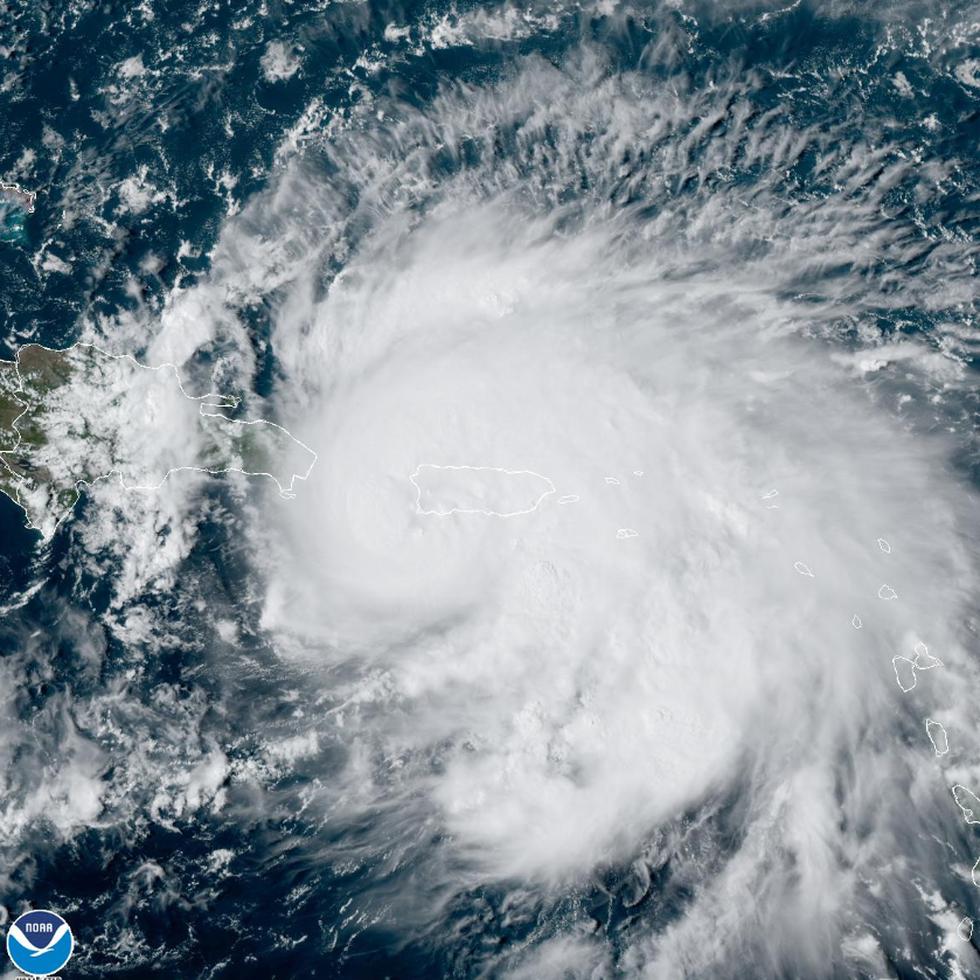 Imagen satelital del huracán Fiona sobre Puerto Rico.