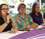 Representantes de la Liga de Ciudades, junto al Municipio de Gurabo, Coordinadora Paz para las Mujeres y la Red Nacional de Albergues de Violencia de Género, tuvieron una conferencia de prensa para dar a conocer los detalles del proyecto Bandera Violeta.