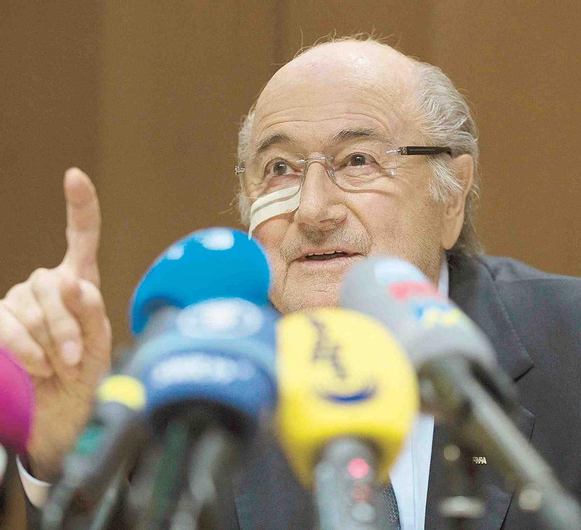 Las sanciones del saliente presidente de la FIFA, Joseph Blatter (en la foto), y de Michel Platini fueron reducidas de ocho a seis años. (Archivo / EFE)