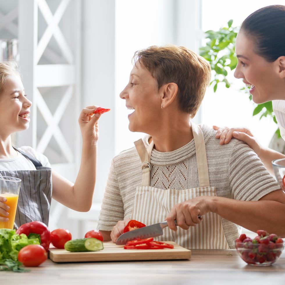 Toda la familia puede aprender sobre el manejo de la diabetes, incluyendo cuáles son los mejores alimentos para una dieta saludable.