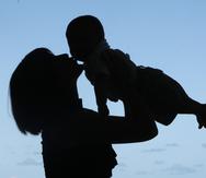 miercoles 31 de diciembre de 2008- Entrevista a Liza Torres con su bebe Luis Antonio Koury Torres en el Condominio Saint Maris en Condado, Apartamento 1106.(bebe, madre, hijo)Angel M. Rivera / STAFF / El Nuevo Dia