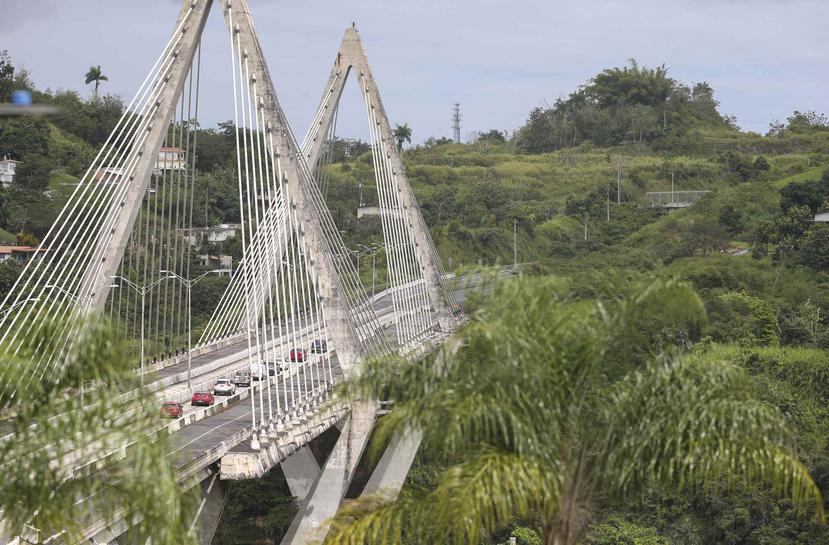 Puente atirantado en Naranjito. (GFR Media)