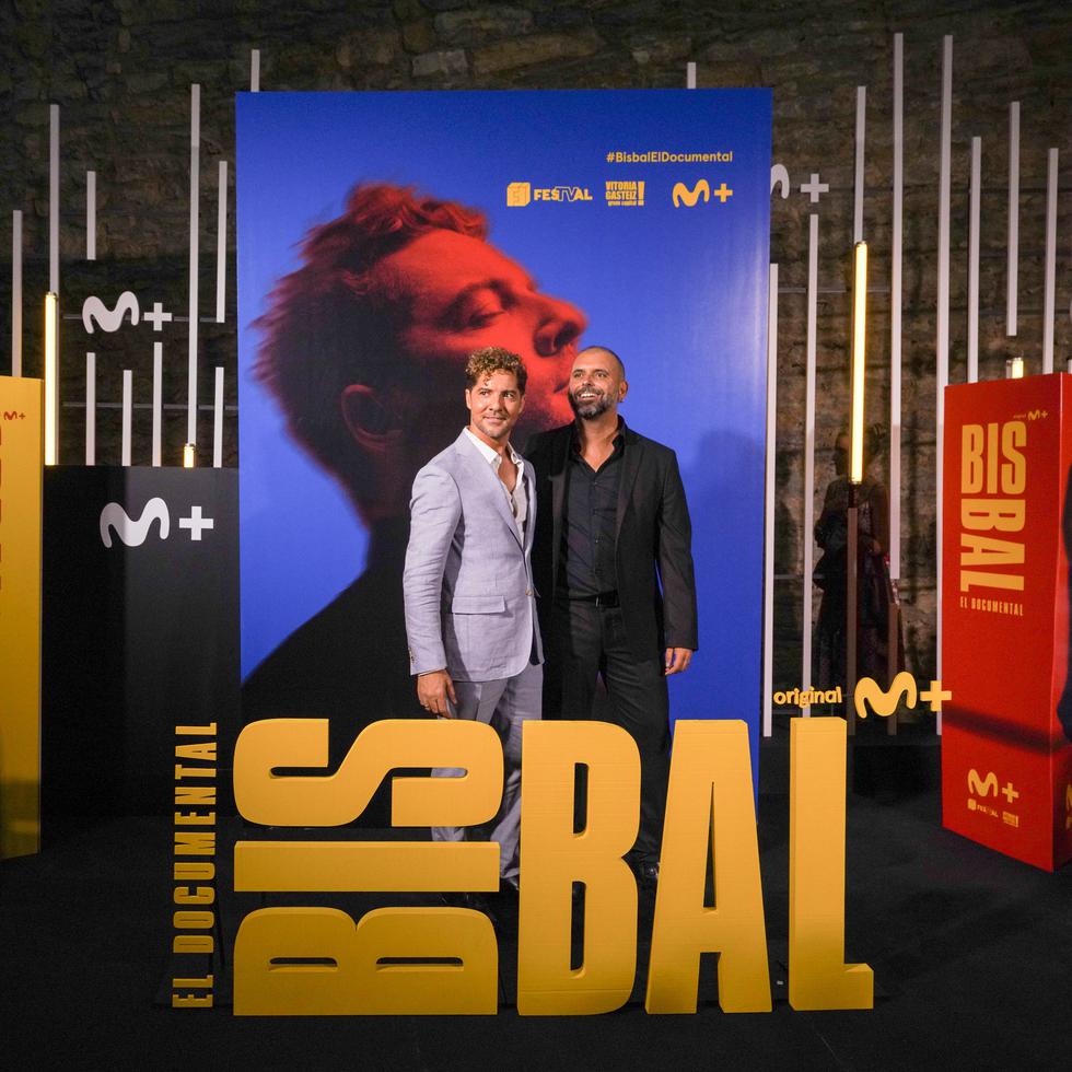 El cantante David Bisbal junto al director Alexis Morante, quien estuvo a cargo del documental de la estrella nacional e internacional.