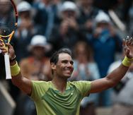Rafael Nadal celebra tras derrotar a Jordan Thompson en la primera ronda del Abierto de Francia.