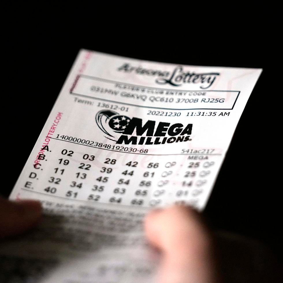 Imagen de archivo de un boleto de la lotería Mega Millions.