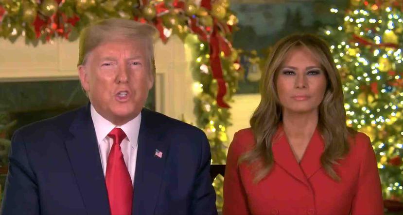 Donald Trump y Melania Trump durante el mensaje de Navidad. (Captura / Youtube)