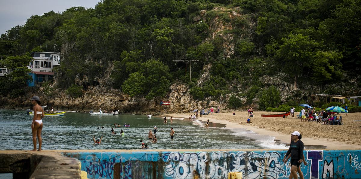 Aguadilla es conocido por sus playas. Sobre estas líneas, Crash Boat, una de las más visitadas por los puertorriqueños.