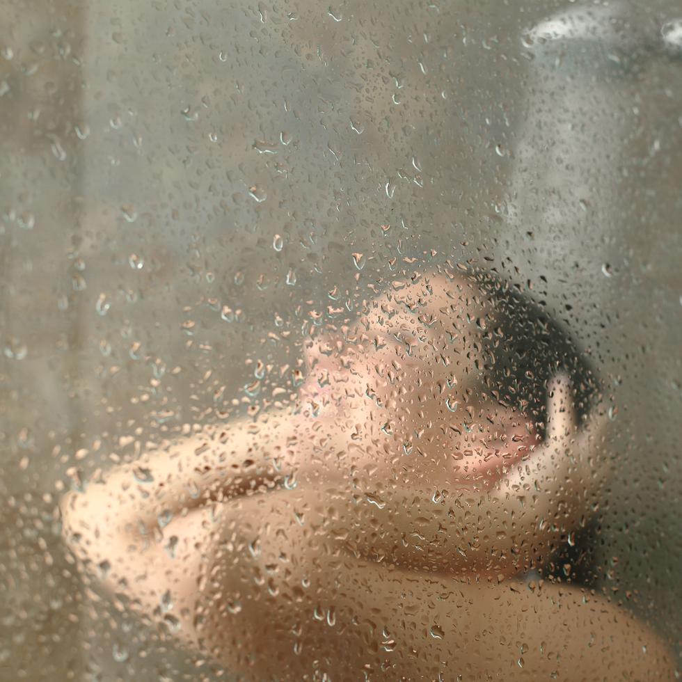 Bañarse con agua muy caliente puede perjudicar su salud.