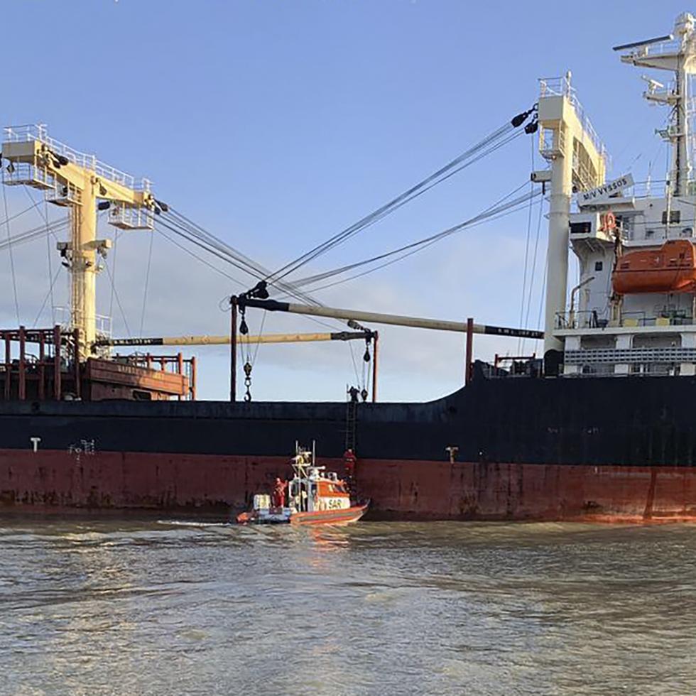 Según las Fuerzas de Defensa del Sur de Ucrania, el buque, con pabellón de Panamá, chocó contra la mina flotante en medio de una tormenta.