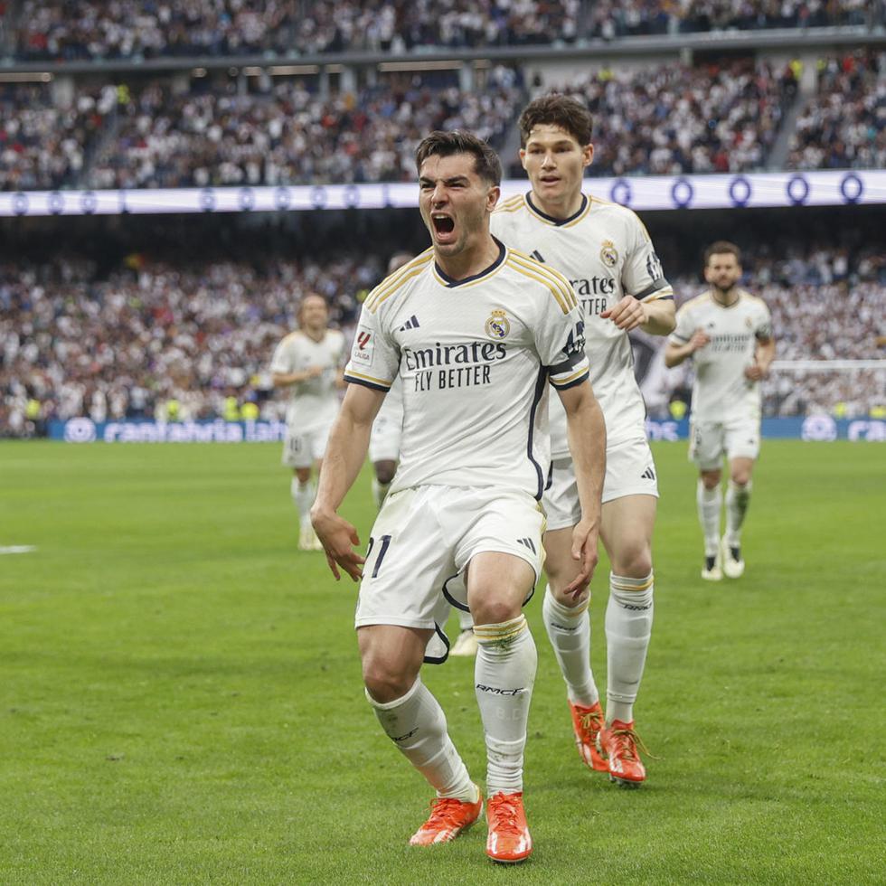 El centrocampista del Real Madrid Brahim Díaz celebra tras anotar el 1-0 durante el partido de la jornada 34.