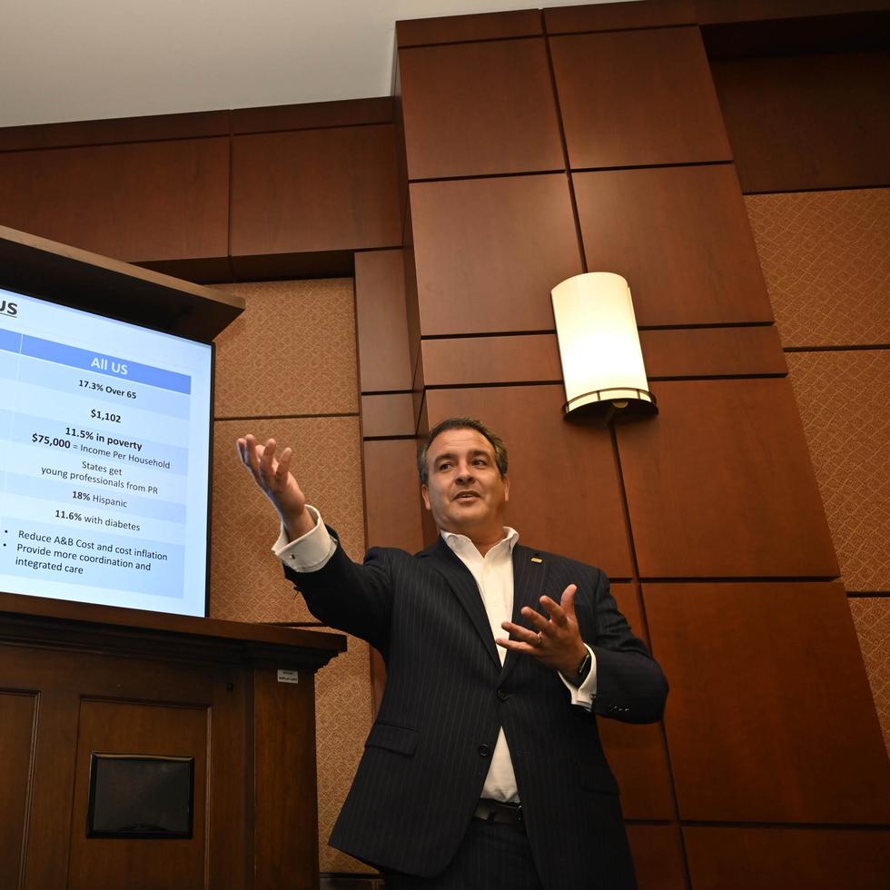Roberto Pando, presidente de MMAPA, durante una sesión informativa en el Congreso.