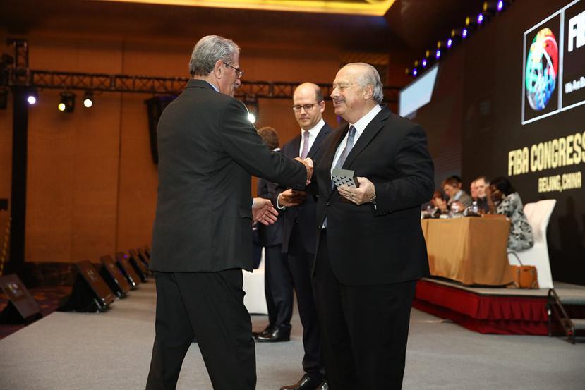 Horacio Muratore concluyó su término pero fue nombrado presidente honorario de FIBA. (Suministrada / FIBA_