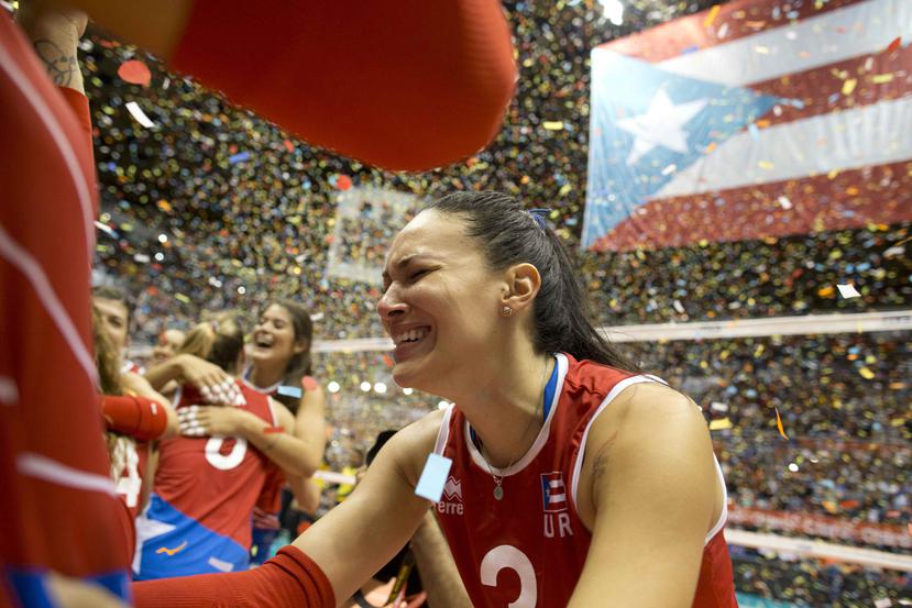 Vilmarie Mojica no puede contener las lágrimas luego de que Puerto Rico lograra un histórico pase a las Olimpiadas en el Torneo de Repechaje Intercontinental de la Federación Internacional de Voleibol.