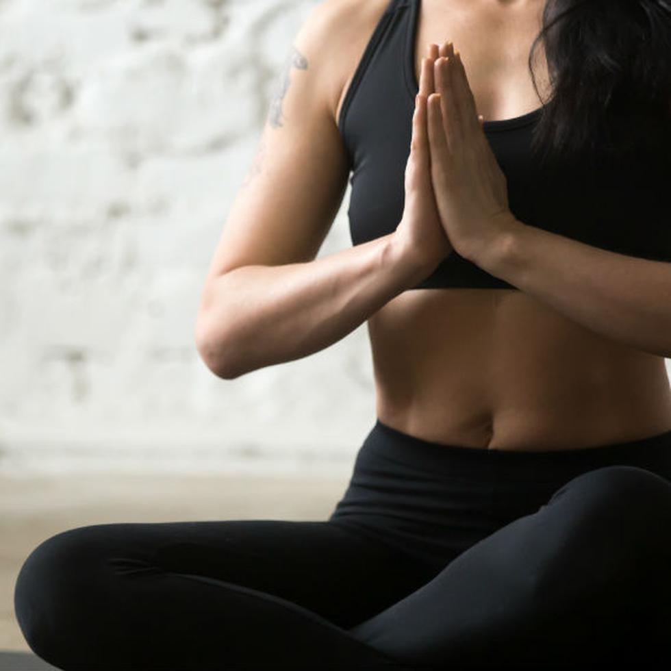 El yoga te permite conectar con el momento presente, estar consciente de tus ritmos y sentirte. (Shutterstock)