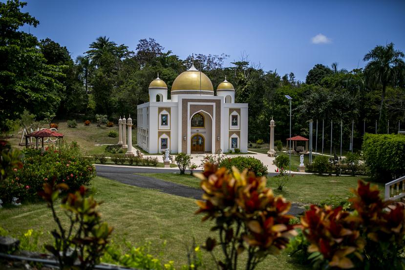 Fue el propio Amós Tosado quien ideó que el santuario en su memoria estuviese inspirado en el icónico monumento de la India.