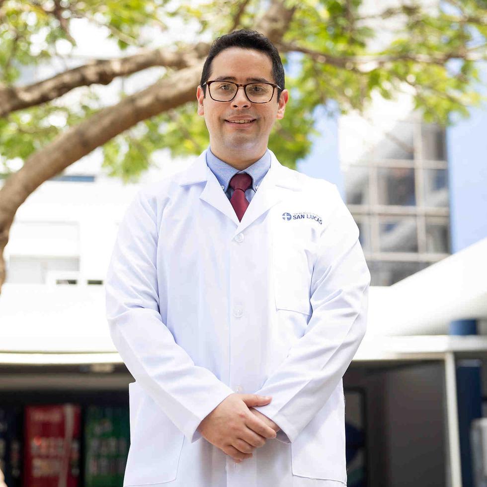 El doctor Yarret Robles Torres, cirujano general con especialidad en cirugía bariátrica en el Centro Médico Episcopal San Lucas.